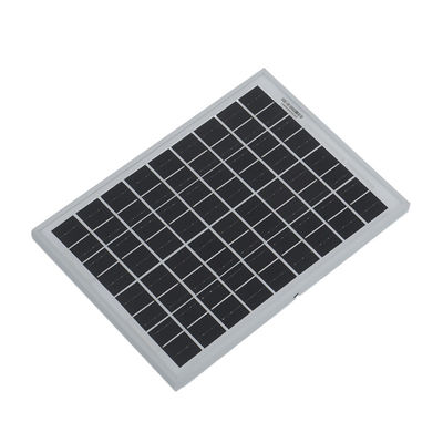 Küçük cihazları ve 12V pilleri şarj etmek için kompakt ve hafif 10W mono güneş paneli